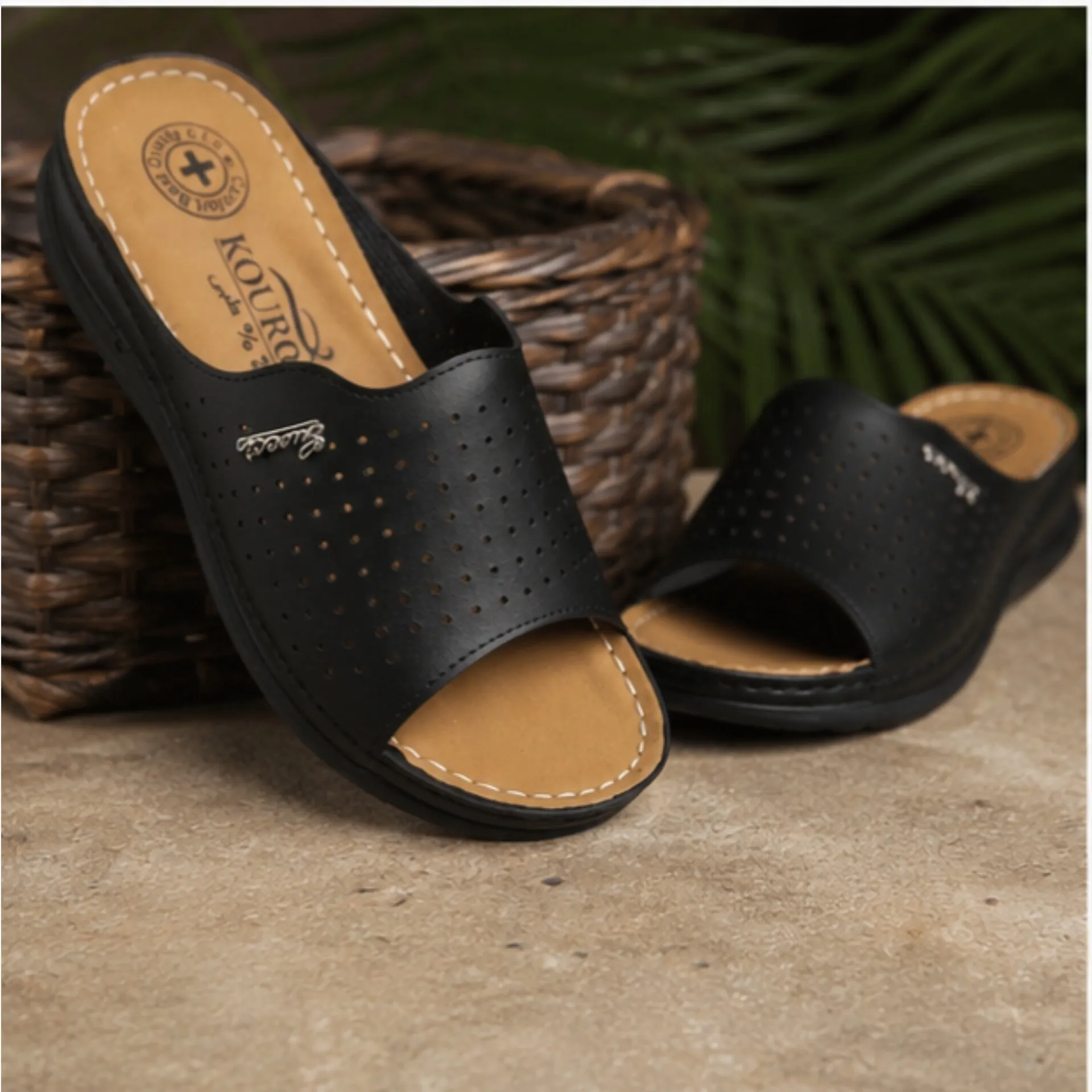 صندل طبی زنانه مدل سوزنی رویه چرم صنعتی دوردوخت سایز 37 تا 40