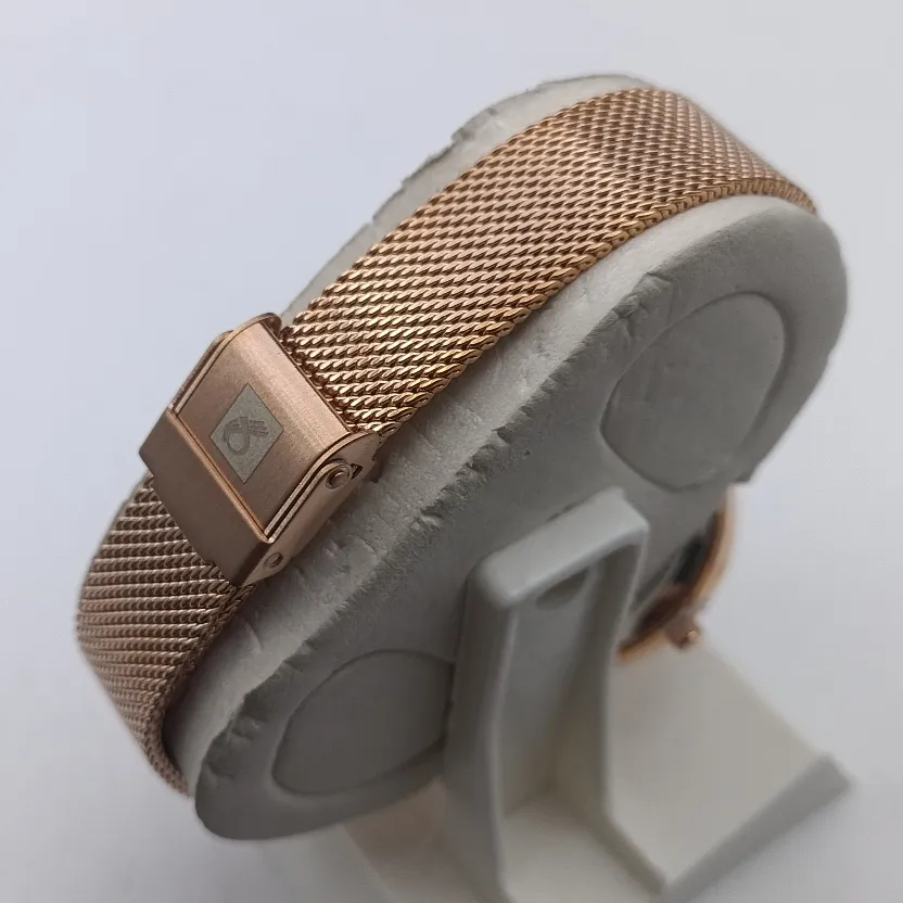 ساعت زنانه بلیزر مدل 3409 رزگلد با صفحه سفید و بند حصیری
