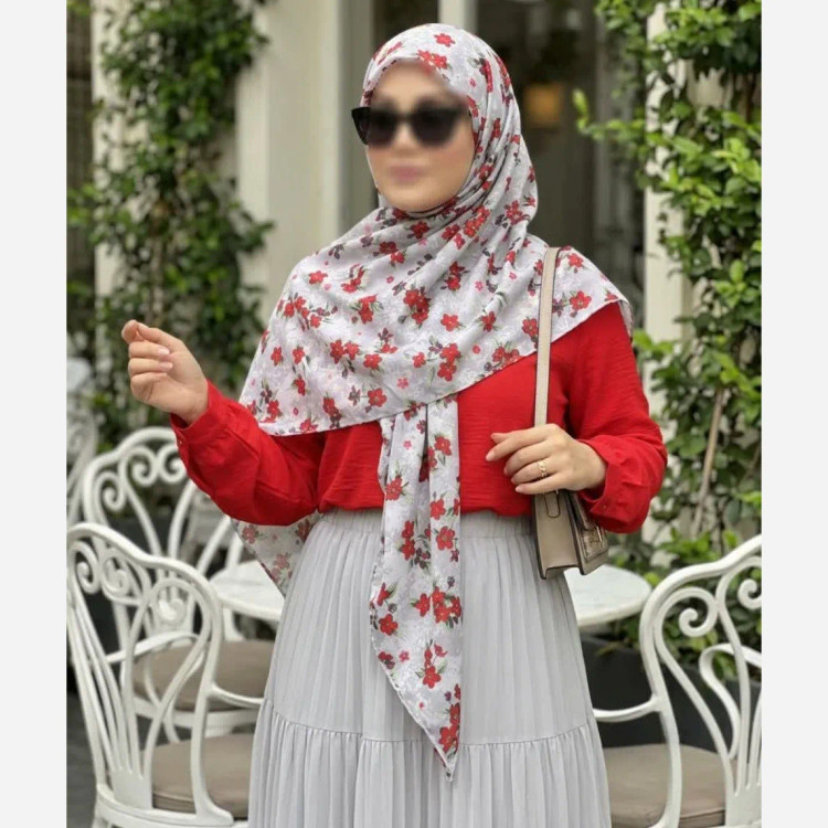 روسری نخ کاستوم طرح چیچک گل سرخ طوسی قواره بزرگ 140 سانتیمتر